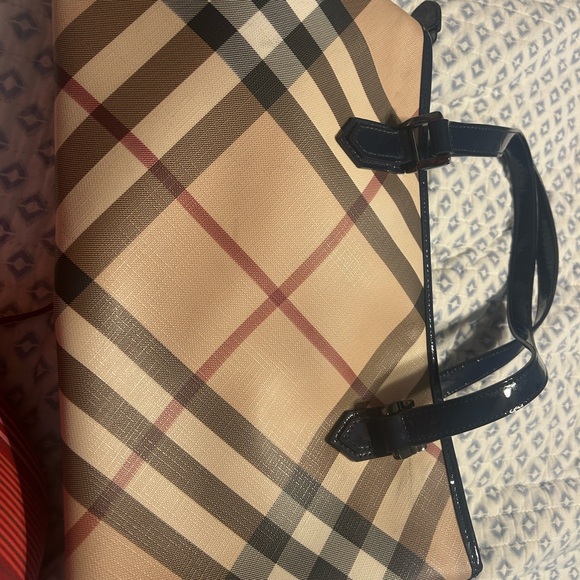 Burberry tote - Picture 3 of 5